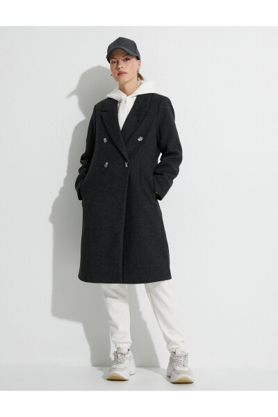 Long, double-breasted, buttoned pocket detailed, belted cashmere coat. - 11