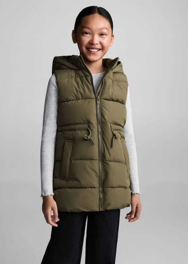 Long, khaki quilted vest. - 20