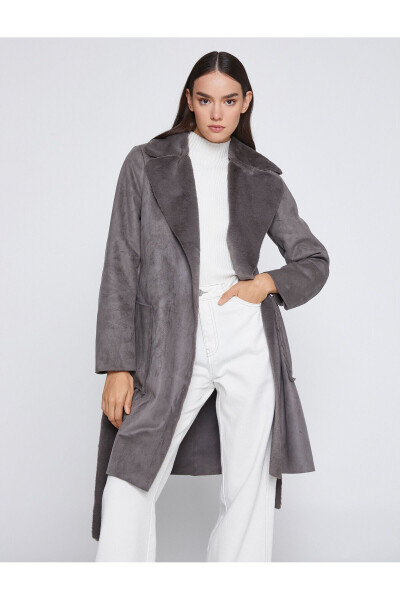 Long, suede-look coat with a belt and wide collar. - 2