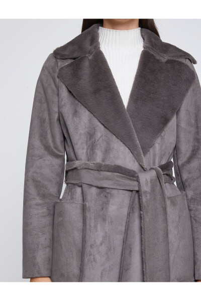 Long, suede-look coat with a belt and wide collar. - 5