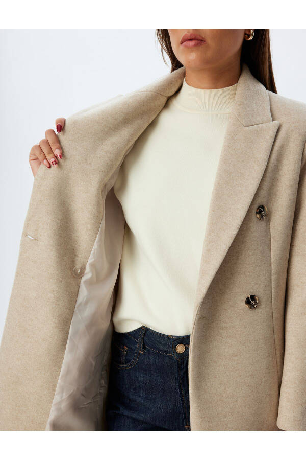 Long, wool coat. Featuring a crossover collar, hidden pockets and thick knit details. - 5