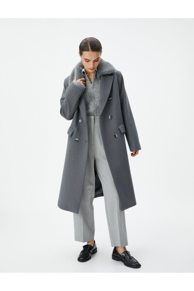 Long wool coat with detachable faux fur, double breasted. - 1