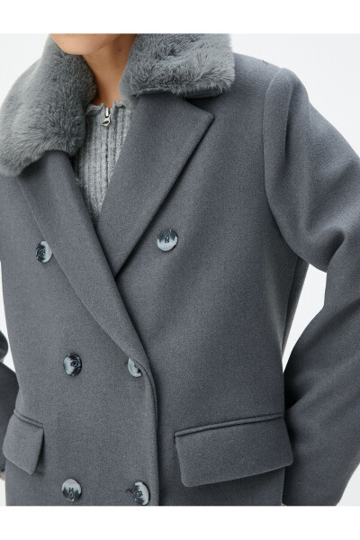 Long wool coat with detachable faux fur, double breasted. - 5