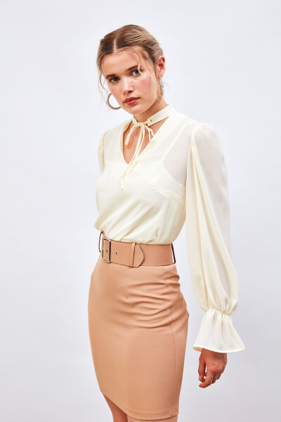 Loose Blouse with Tie Detail at the Collar - CREAM - 4