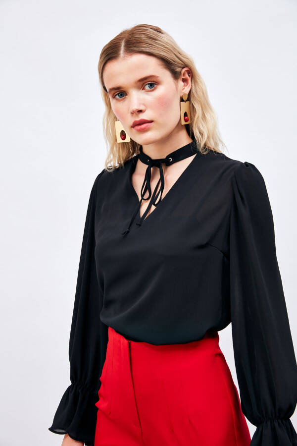 Loose Blouse with Tie Detail at the Neck - BLACK - 3