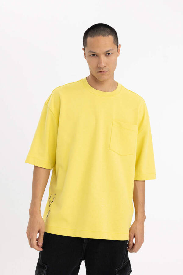 Loose Fit Crew Neck Pocket Printed Short Sleeve Heavy Fabric T-Shirt Yellow - 1