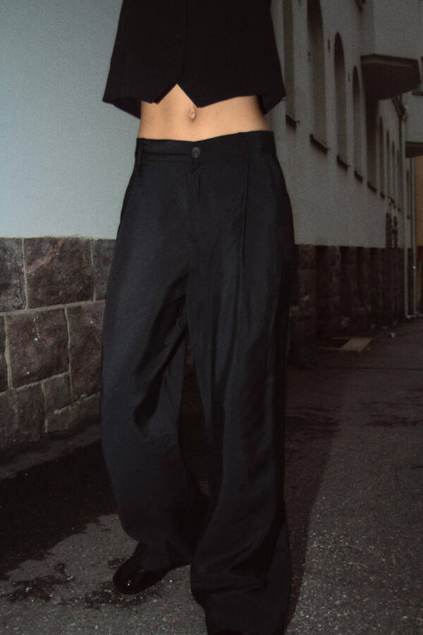 Loose Fit Pants - Black - 11