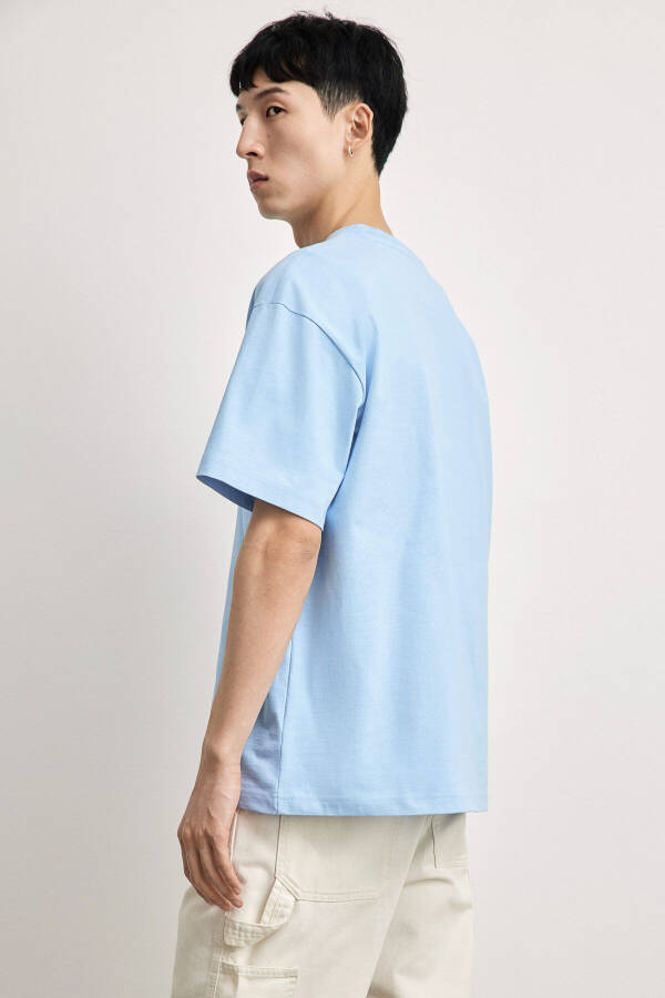 Loose Fit T-shirt - 5