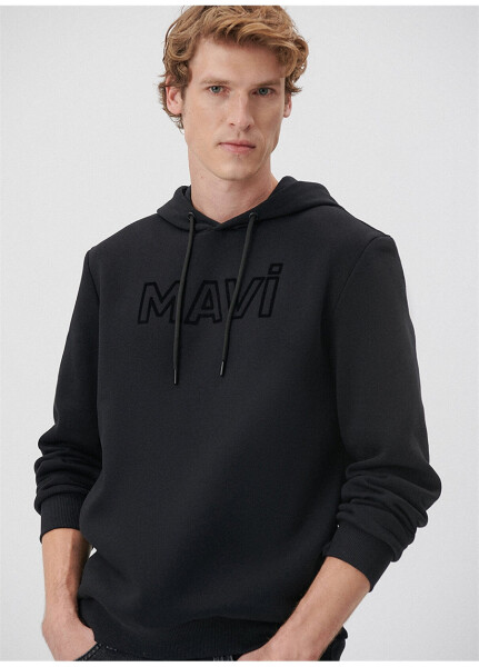 Mavi kapüşonlu siyah erkek sweatshirt - 13