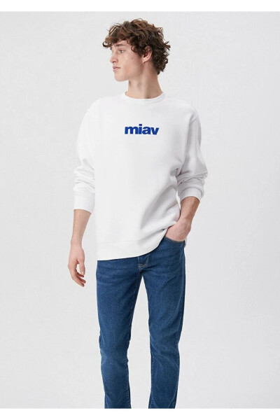 Mavi miyaw baskılı sweatshirt, beyaz. - 1