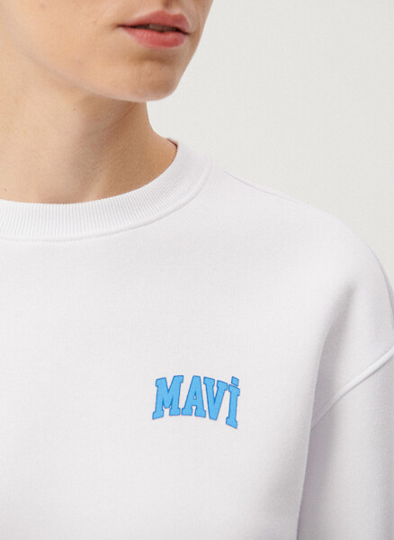 Mavi Yuvarlak Yaka Beyaz Kadın Sweatshırt M1611601-620 LOGO KISA SWEATSHIRT B - 5