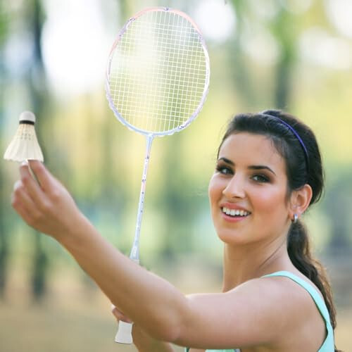 MBFISH Badminton Raketi Seti, 2 Karbon Fiber Rakete, 3 Voleybolu, 2 Değiştirilebilir Raketi Sapı Bandı ve 1 Badminton Çantası - Yeni Başlayanlar ve Açık Hava Oyunları İçin Mükemmel - 6