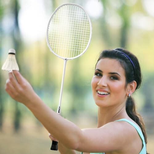 MBFISH Badminton Raketi Seti 2 Karbon Fiber Raketi, 3 Şutlkok, 2 Yedek Raketi Kavrama Bandı ve 1 Badminton Çantası ile - Başlangıç ​​Oyuncuları ve Açık Hava Oyunları İçin Mükemmel - 6