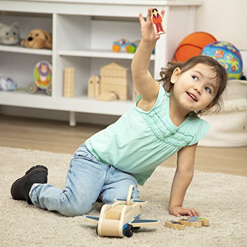 Melissa & Doug Ahşap Uçak Oyun Seti 4 Oyun Figürü ve 4 Valizli - Bebekler İçin Oyuncak Uçak, Çocuklar İçin Klasik Ahşap Oyuncaklar - 40