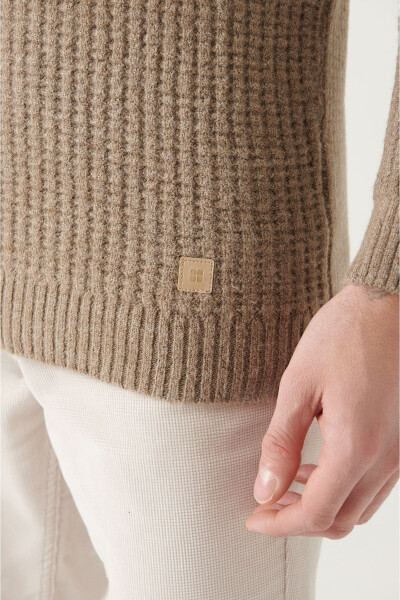 Men's Beige Knit Sweater - 8