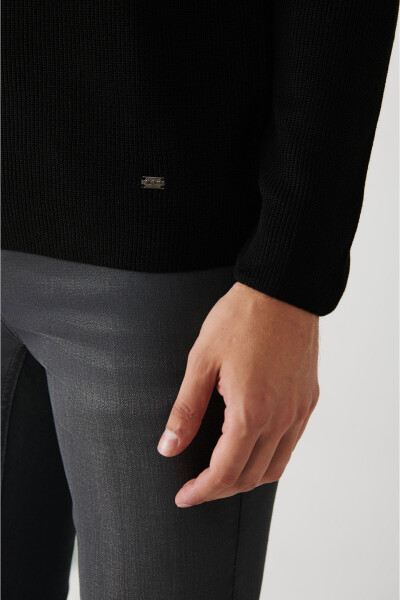 Men's Black Knit Sweater - 3