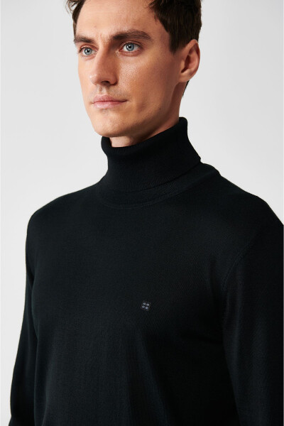 Men's Black Knit Sweater - 7