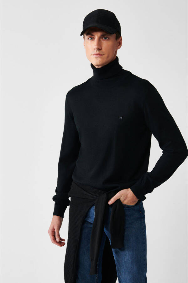 Men's Black Knit Sweater - 8