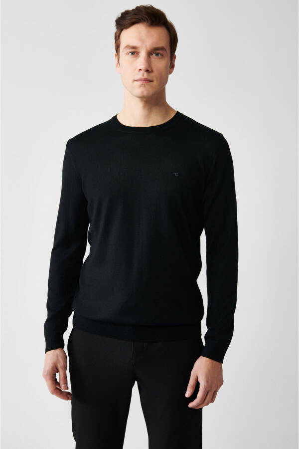 Men's Black Knit Sweater - 8