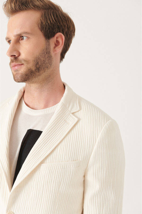 Men's ecru textured and flexible jacket. (A21y4011) - 2