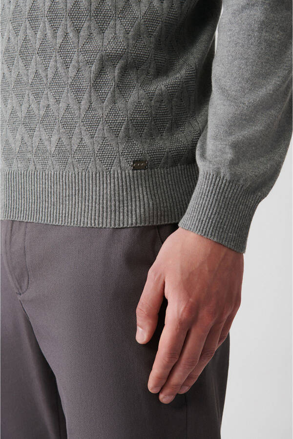 Men's Gray Knit Sweater - 4