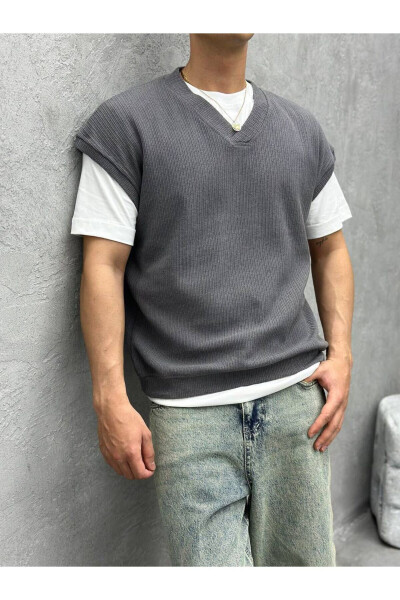 Men's V-Neck Ribbed Oversized Sweater - 1