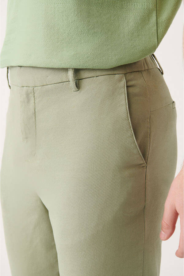 Men's Water Green Side Pocket Back Elastic Waist Linen Textured Relaxed Fit Chino Pants - 9