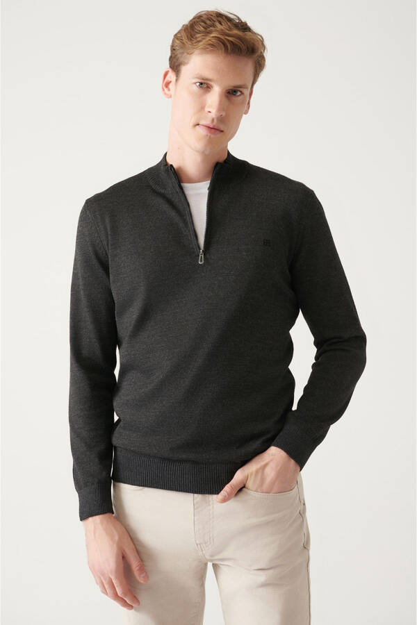 Men's Wool Blend Knit Sweater - 8