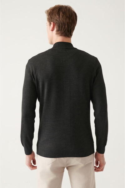 Men's Wool Blend Knit Sweater - 9