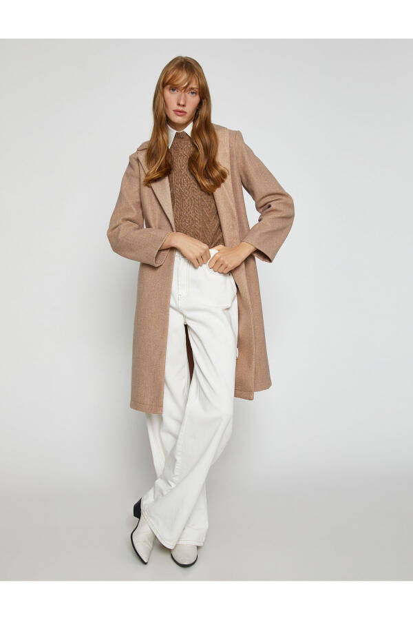 Midi length, wool coat. - 1