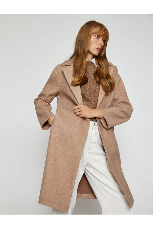 Midi length, wool coat. - 2