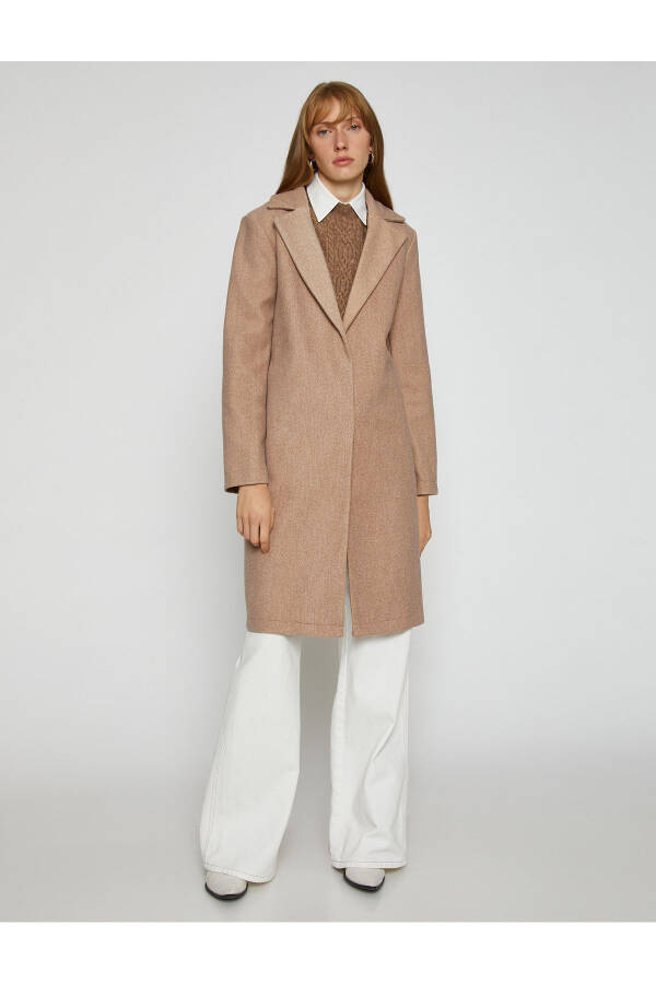 Midi length, wool coat. - 3