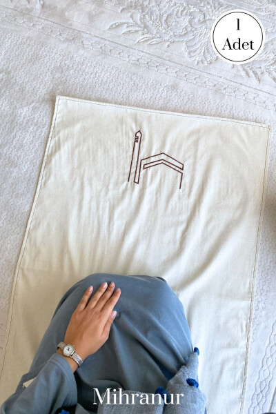 Minimal linen prayer rug with Kaaba embroidery. Perfect for dowry, trousseau or gift. - 2