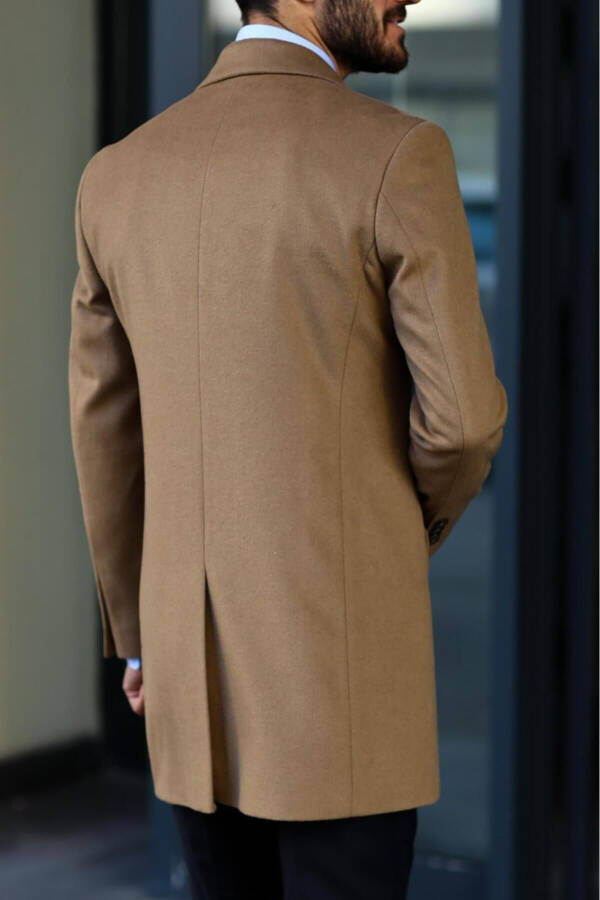 Modern design, classic men's overcoat - 80% wool 20% polyester. - 4