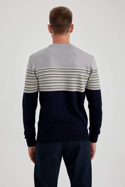 Navy blue bicycle neck sweater - 5