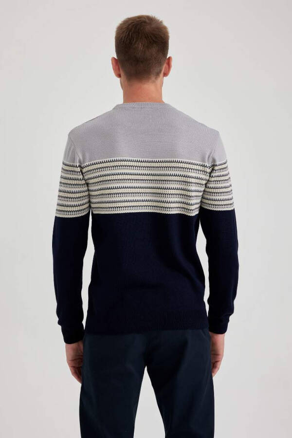 Navy blue bicycle neck sweater - 5