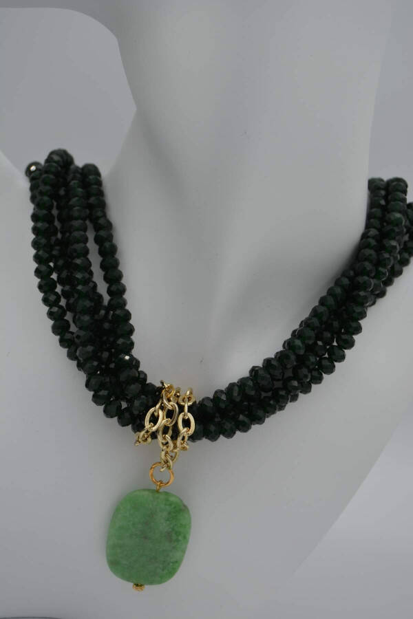 Necklace: Jade stone and green Czech crystal. For both sporty and classic wear. - 2