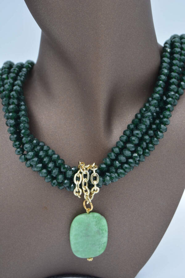 Necklace: Jade stone and green Czech crystal. For both sporty and classic wear. - 4