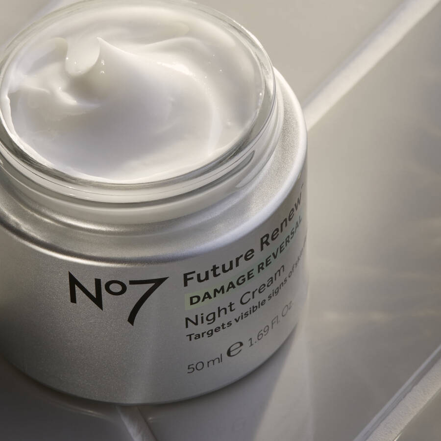 No7 Future Renew Damage Reversal Night Cream Face Moisturizer с пептидами Pepticology™, для всех типов кожи, 1,69 унции - 5