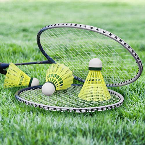 Orqa hovli sportlari uchun kattalar oila raketkasi o'yini uchun 4 ta badminton raketkasi to'plami, 12 ta volanchik, 4 ta almashtirish ushlagichi, 4 ta bilak bog'lamasi va tashish sumkasi - 7