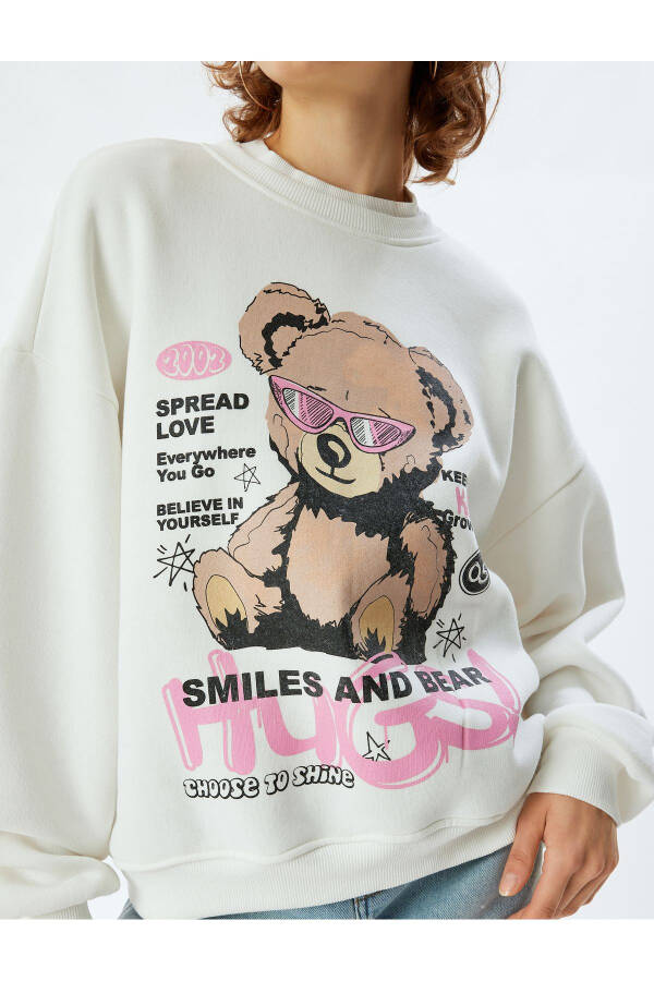 Oversize Bear Print Back Printed Crew Neck Fleece Sweatshirt - 11