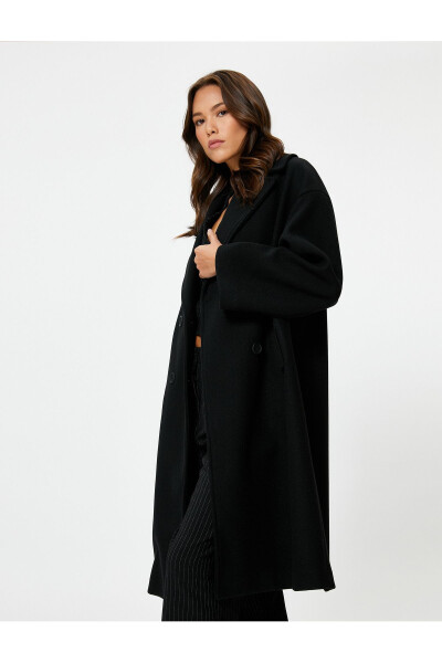 Oversized, double-breasted long coat. - 2