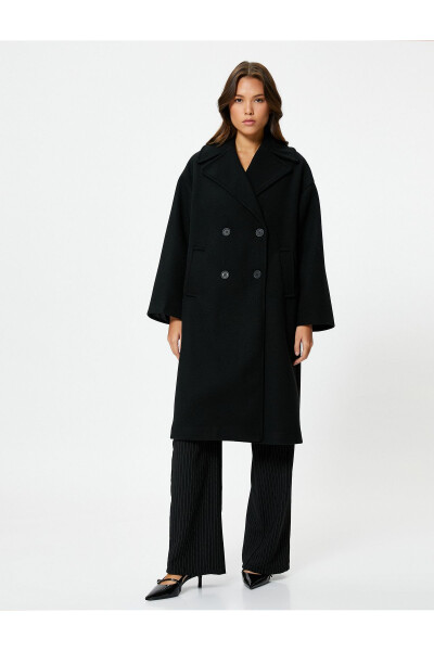 Oversized, double-breasted long coat. - 3