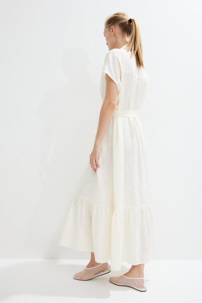 Oversized dress with a belt - 4