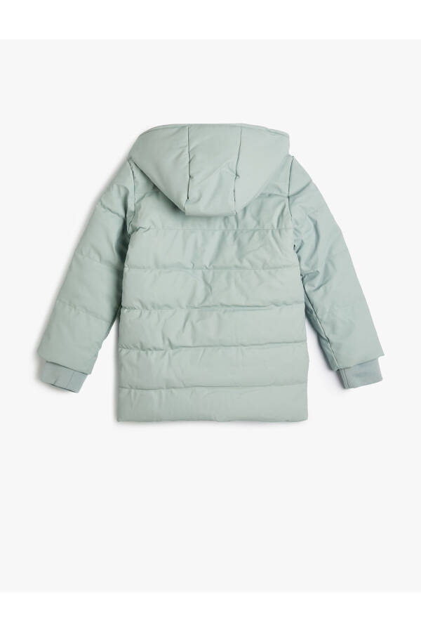 Oversized puffer jacket, zipper closure, elastic cuffs. - 6