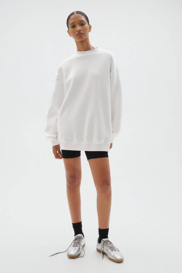 Oversized Sweatshirt - 3