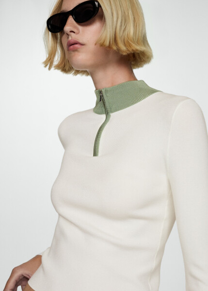 Pastel green zippered sweater - 14