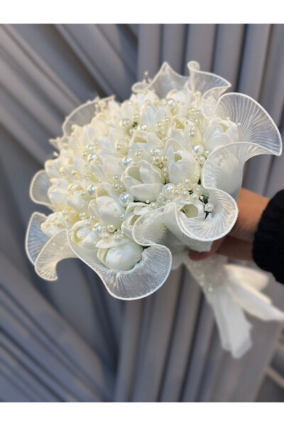 pearl tulip bridal bouquet - 11