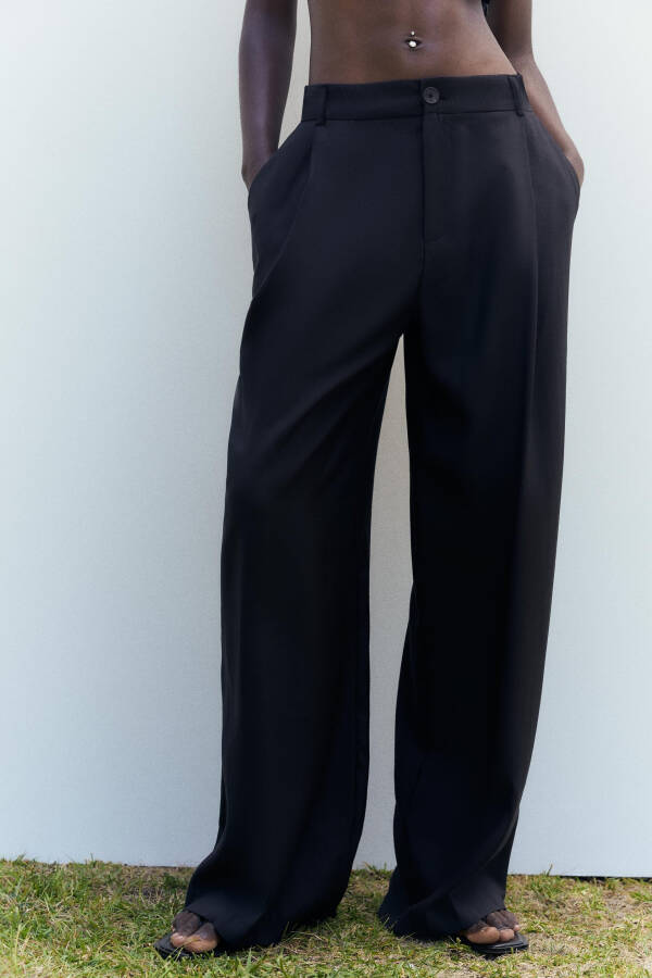 Pencil Loose Fit Trousers Black - 10