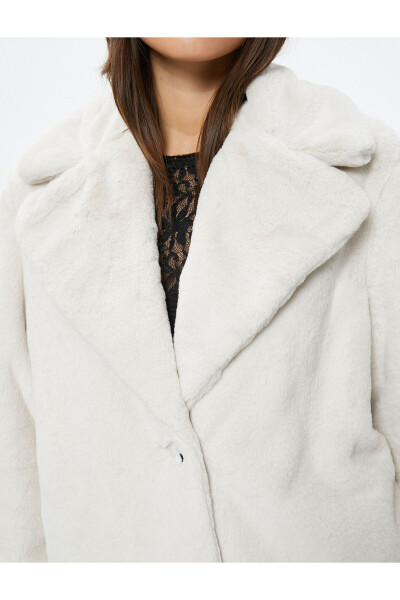 Plush coat, buttoned jacket collar, lined. - 13